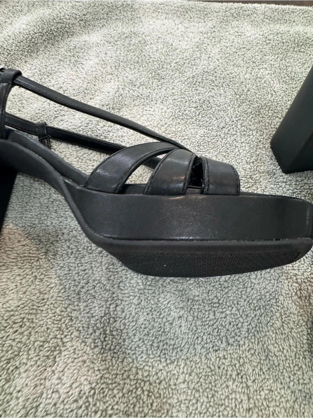 Bandolino Black Strappy Platform Block Heel Sandals - Women's size 9